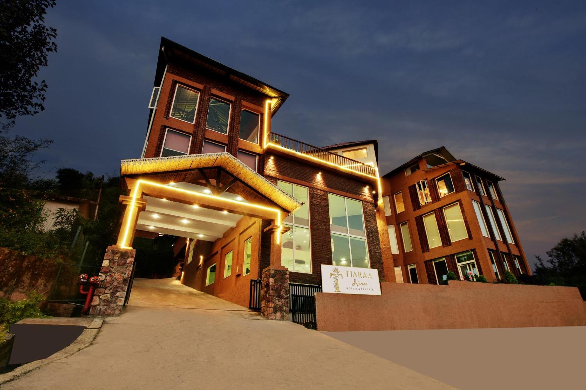 Tiaraa Jujurana Resort & Spa 다람샬라 외부 사진